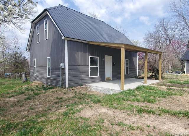 Property at 401 N Oak Hill Dr, Houston, MO 65483, 3 beds, 2 baths
