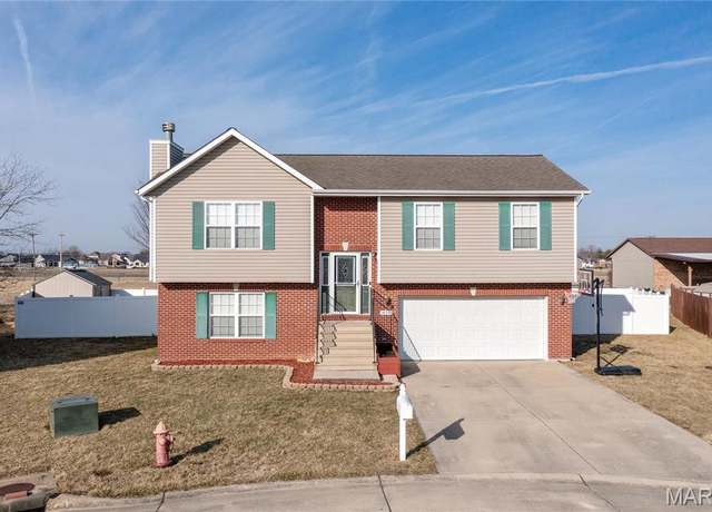 Property at 414 Windshire Ct, Mascoutah, IL 62258, 4 beds, 3 baths