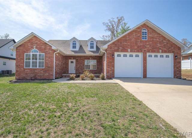Property at 2940 Karmen Ln, Poplar Bluff, MO 63901, 3 beds, 2 baths