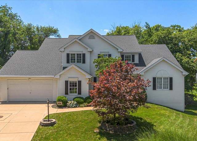 Property at 310 Webster Glen Ct, Webster Groves, MO 63119, 3 beds