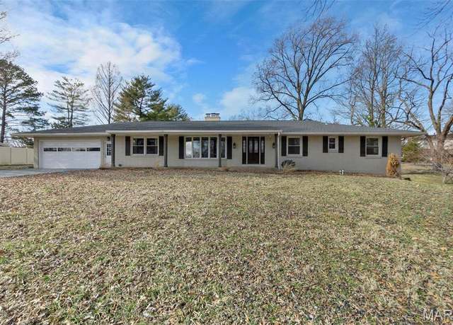 Property at 1331 N Cape Rock Dr, Cape Girardeau, MO 63701, 3 beds, 3.5 baths