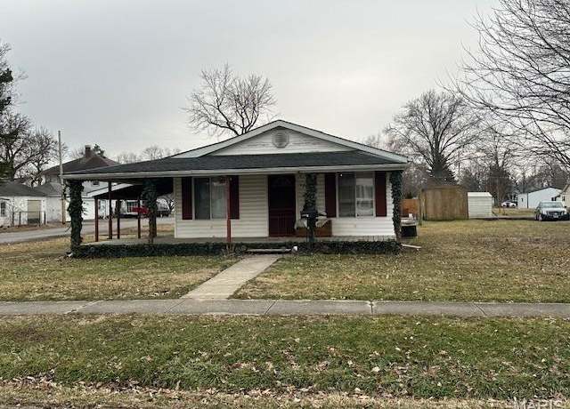 Property at 312 E Chester St, Pinckneyville, IL 62274, 2 beds, 1.5 baths