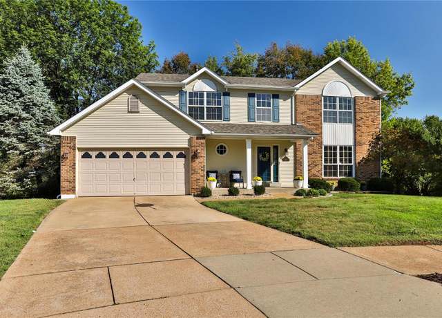 Property at 2153 Telford Dr, St Louis, MO 63125, 4 beds, 3.5 baths