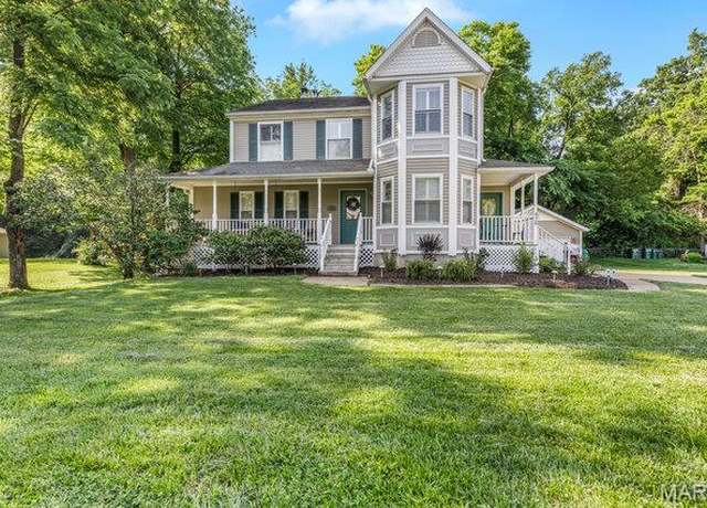 Property at 438 W Kirkham Ave, Webster Groves, MO 63119, 3 beds, 2.5 baths