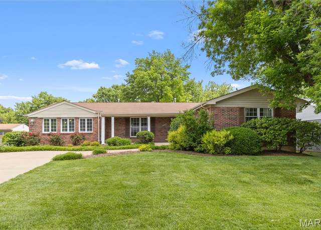 Property at 8055 Amherst Ave, University City, MO 63130, 6 beds, 3.5 baths