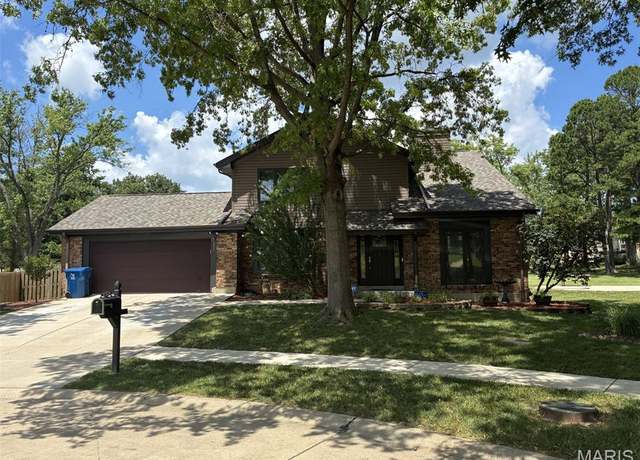 Property at 5225 Hettinger Ct, Mehlville, MO 63128, 4 beds, 2.5 baths