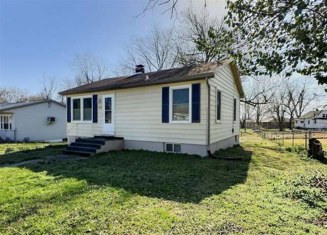 Property at 626 Charles St, Cape Girardeau, MO 63701, 2 beds, 1 bath