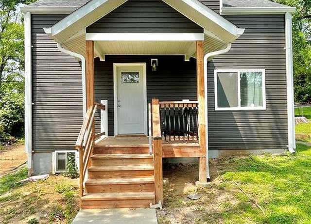 Property at 10643 Thorpe Ave, St Louis, MO 63114, 3 beds, 3 baths