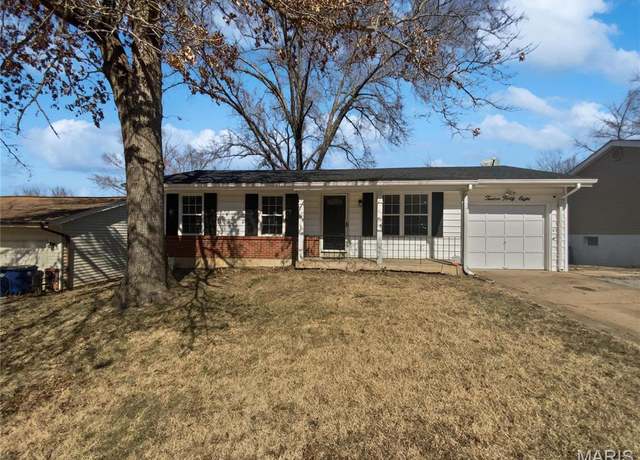 Property at 1248 Green Knoll Dr, Fenton, MO 63026, 3 beds, 2 baths