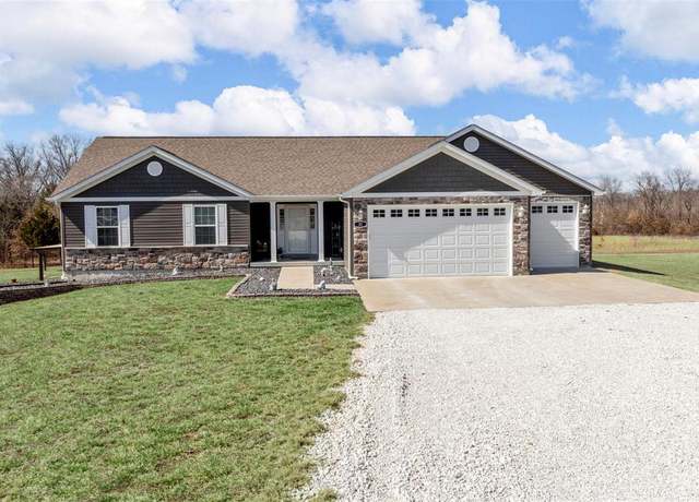 Property at 31 Christian Ln, Moscow Mills, MO 63362, 4 beds, 3 baths