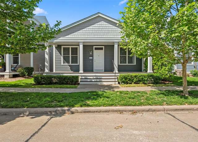 Property at 6009 New Town Dr, St Charles, MO 63301, 3 beds, 2 baths