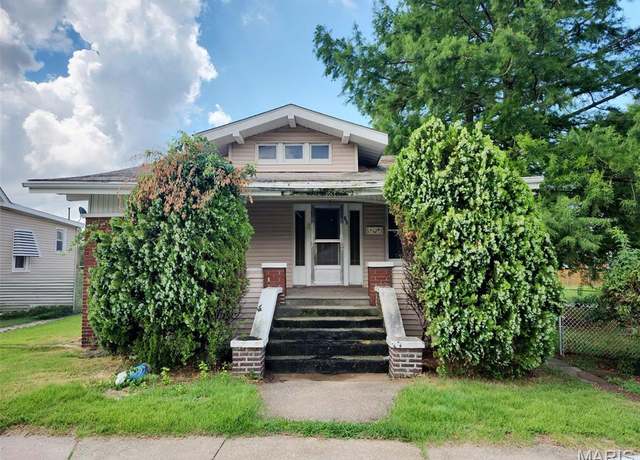 Property at 72 E Acton Ave, Wood River, IL 62095, 2 beds, 1 bath