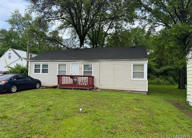 Property at 601 Ferguson Ave, St Louis, MO 63135, 3 beds, 1.5 baths