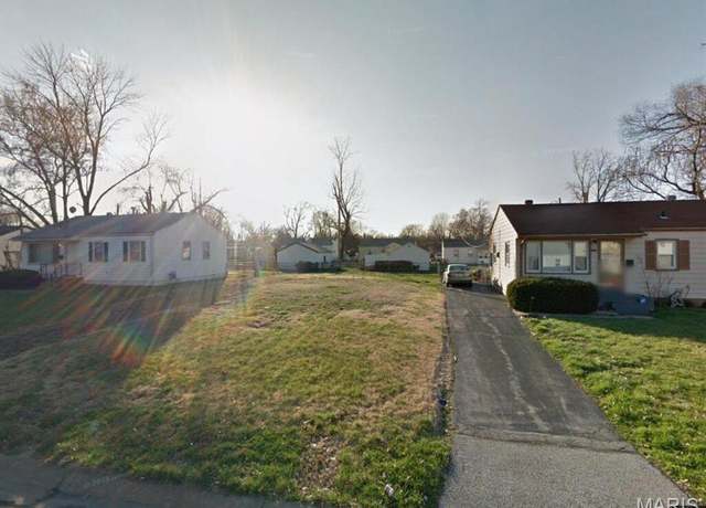 Property at 4325 Saint Regina Ln, St Ann, MO 63074
