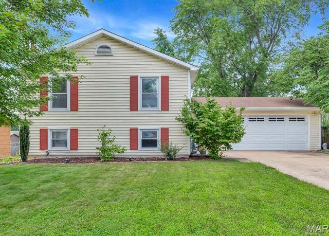 Property at 2831 Mcclay Valley Blvd Blvd, St Peters, MO 63376, 5 beds, 2.5 baths