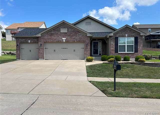 Property at 2148 7 Trails Dr, Arnold, MO 63010, 3 beds, 2.5 baths