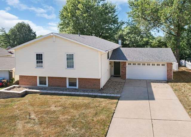 Property at 1511 Shadow Ln, St Charles, MO 63303, 3 beds, 3 baths
