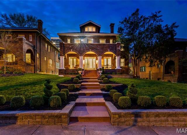 Property at 7715 Country Club Ct, St Louis, MO 63105, 4 beds, 3.5 baths