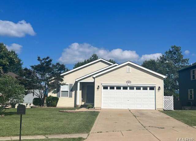 Property at 10 Tallyho Trl, Wentzville, MO 63366, 3 beds, 2 baths