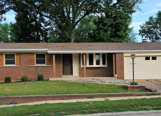 Property at 2615 Camino Dr, St Louis, MO 63125, 3 beds, 2 baths