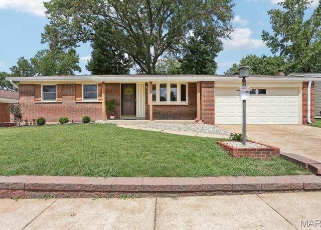 Property at 2615 Camino Dr, St Louis, MO 63125, 3 beds, 2 baths
