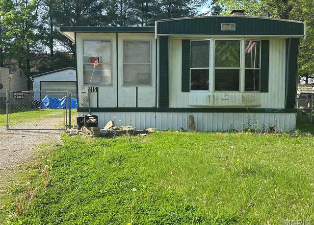 Property at 215 Meddows Ln, O'fallon, IL 62269, 2 beds, 1 bath