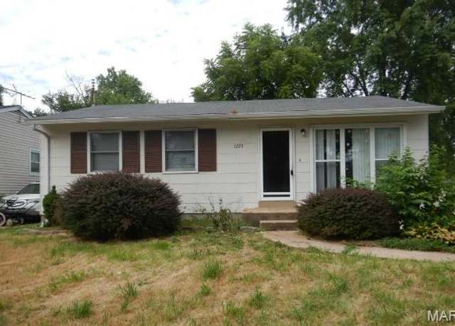 Property at 1223 Walker Ave, St Louis, MO 63138, 3 beds, 1 bath