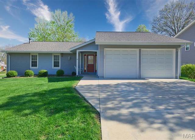 Property at 800 Dinard Dr, Manchester, MO 63021, 4 beds, 3 baths