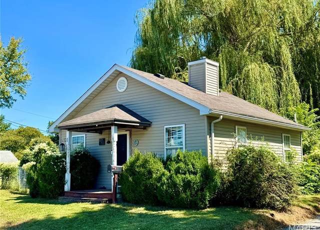 Property at 132 N Old Saint Louis Rd, Hartford, IL 62048, 1 bed, 1 bath