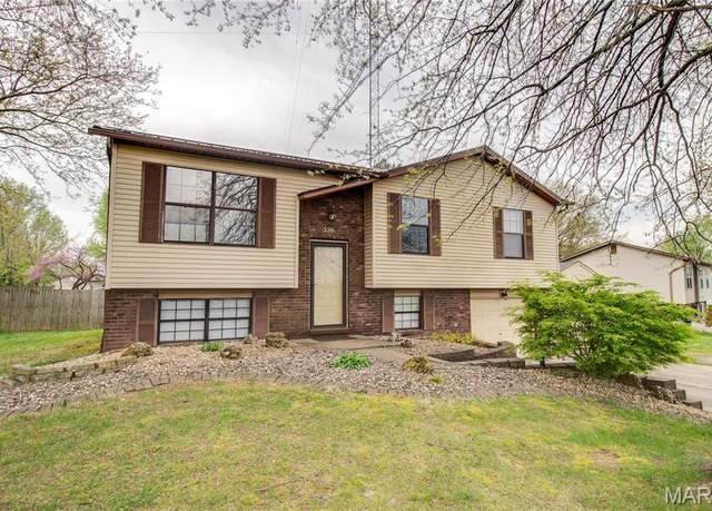 Property at 339 Bachman Ln, Godfrey, IL 62035, 3 beds, 1 bath