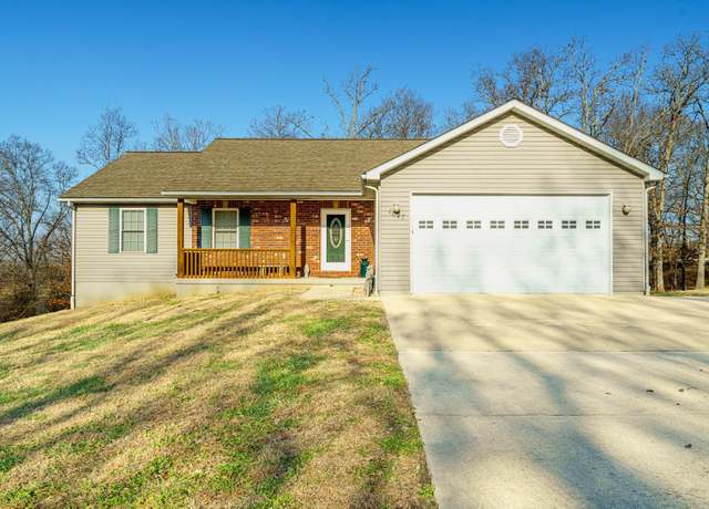 Property at 1627 W Springfield St, St James, MO 65559, 5 beds, 3 baths
