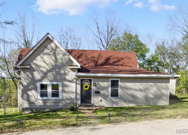 Property at 619 E 3rd St, De Soto, MO 63020, 2 beds, 1 bath