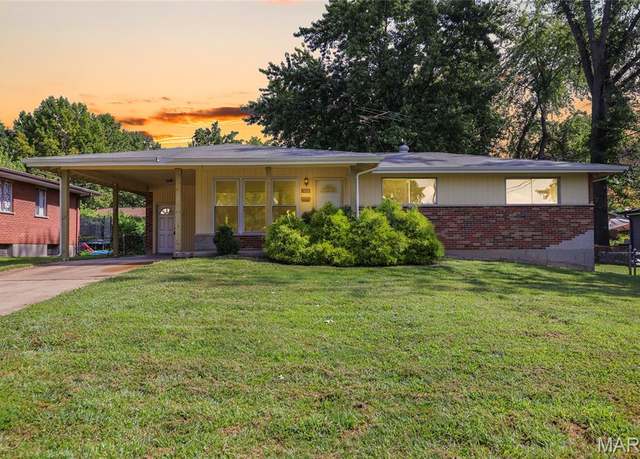 Property at 1825 Swallow Ln, Florissant, MO 63031, 4 beds, 2 baths