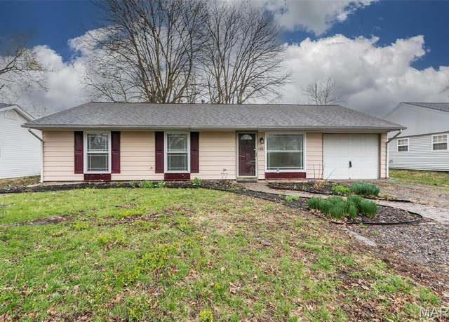 Property at 28 Countryside Ln, Fairview Heights, IL 62208, 3 beds, 1.5 baths