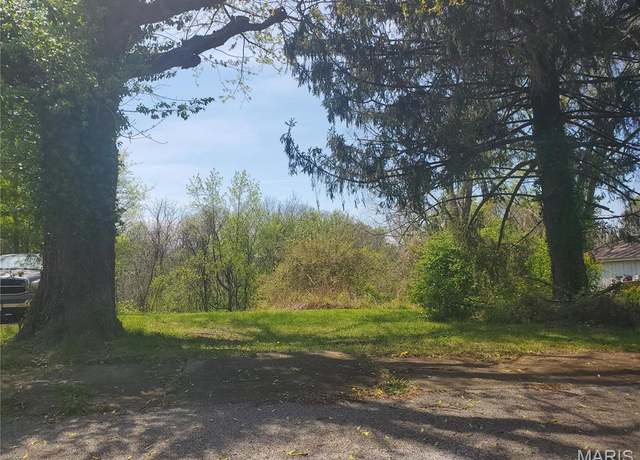 Property at 80 N 98th St, Belleville, IL 62223