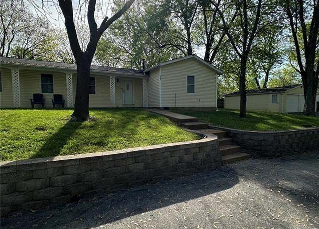 Property at 209 Roselawn Ave, Fairview Heights, IL 62208, 3 beds, 1 bath