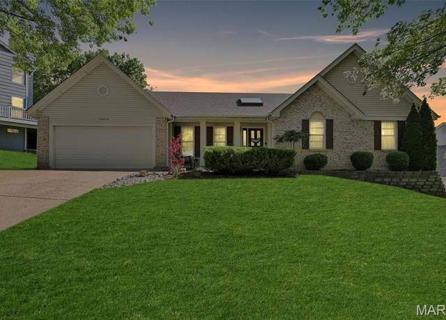 Property at 16605 Westglen Farms Dr, Wildwood, MO 63011, 3 beds, 2 baths