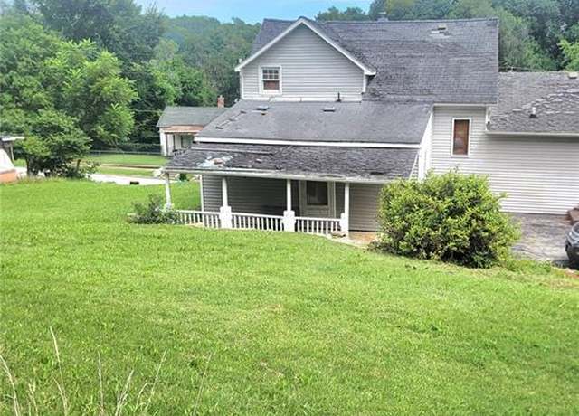 Property at 1023 Valley St, Hannibal, MO 63401, 3 beds, 1.5 baths