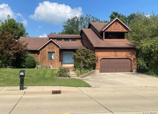 Property at 249 E Fairgrounds Ave, Jerseyville, IL 62052, 3 beds, 3 baths