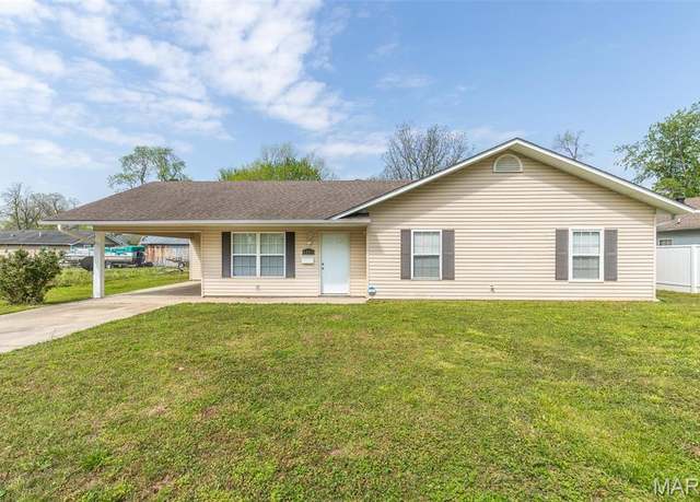 Property at 1501 Vincent St, Poplar Bluff, MO 63901, 3 beds, 2 baths