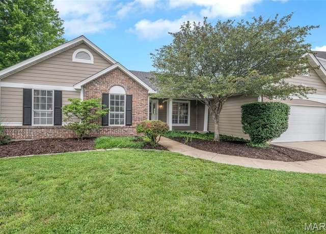 Property at 305 Arbor Glen Dr, Ballwin, MO 63021, 3 beds, 2.5 baths