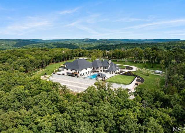 Property at 300 Ridgecrest Dr, Branson, MO 65630, 5 beds, 6 baths