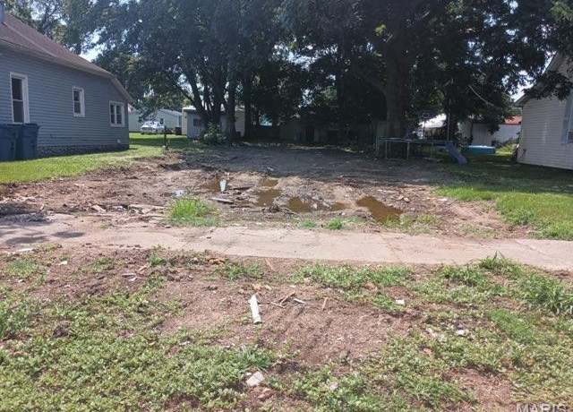 Property at 214 Cook Ave, Chaffee, MO 63740