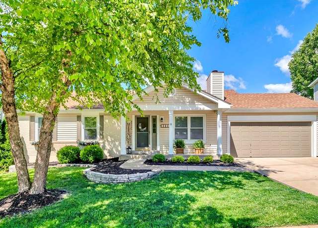 Property at 1332 Piedras Pkwy, Fenton, MO 63026, 4 beds, 3 baths