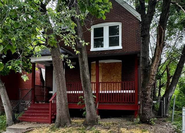 Property at 3838 Oregon Ave, St Louis, MO 63118, 3 beds, 1.5 baths