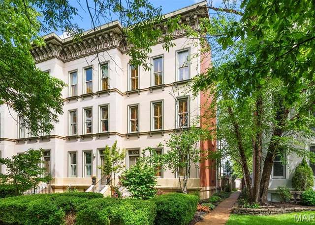 Property at 2209 Park Ave, St Louis, MO 63104, 3 beds, 2.5 baths