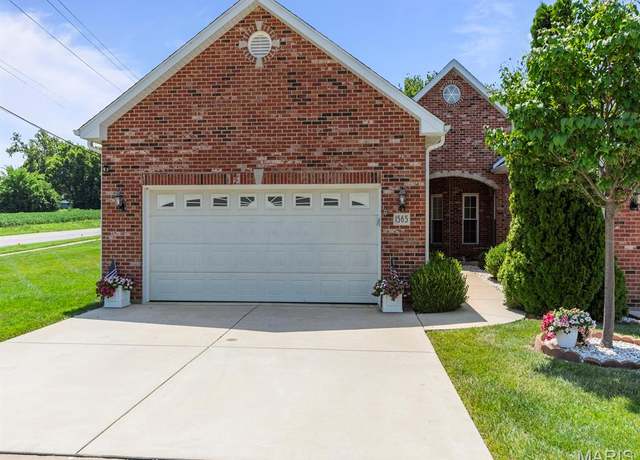 Property at 1565 Ghent Rd, Columbia, IL 62236, 3 beds, 3 baths