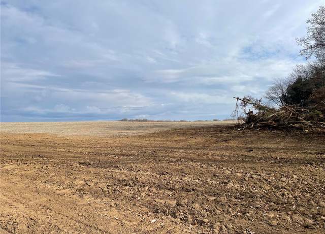 Property at 5 Lone Cedar Trl, New London, MO 63459