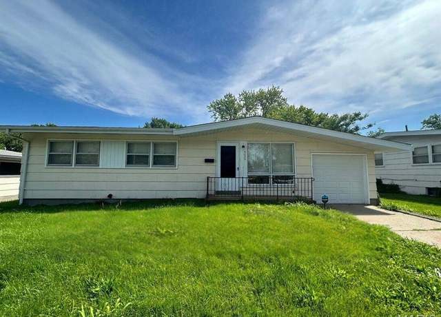 Property at 3029 Meadowlark Ave, St Louis, MO 63136, 3 beds, 2 baths
