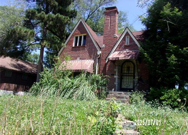 Property at 6501 Woodrow Ave, Velda Village Hills, MO 63121, 2 beds, 1.5 baths